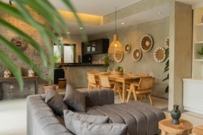 Tropical retreat villa with private pool, secluded location
